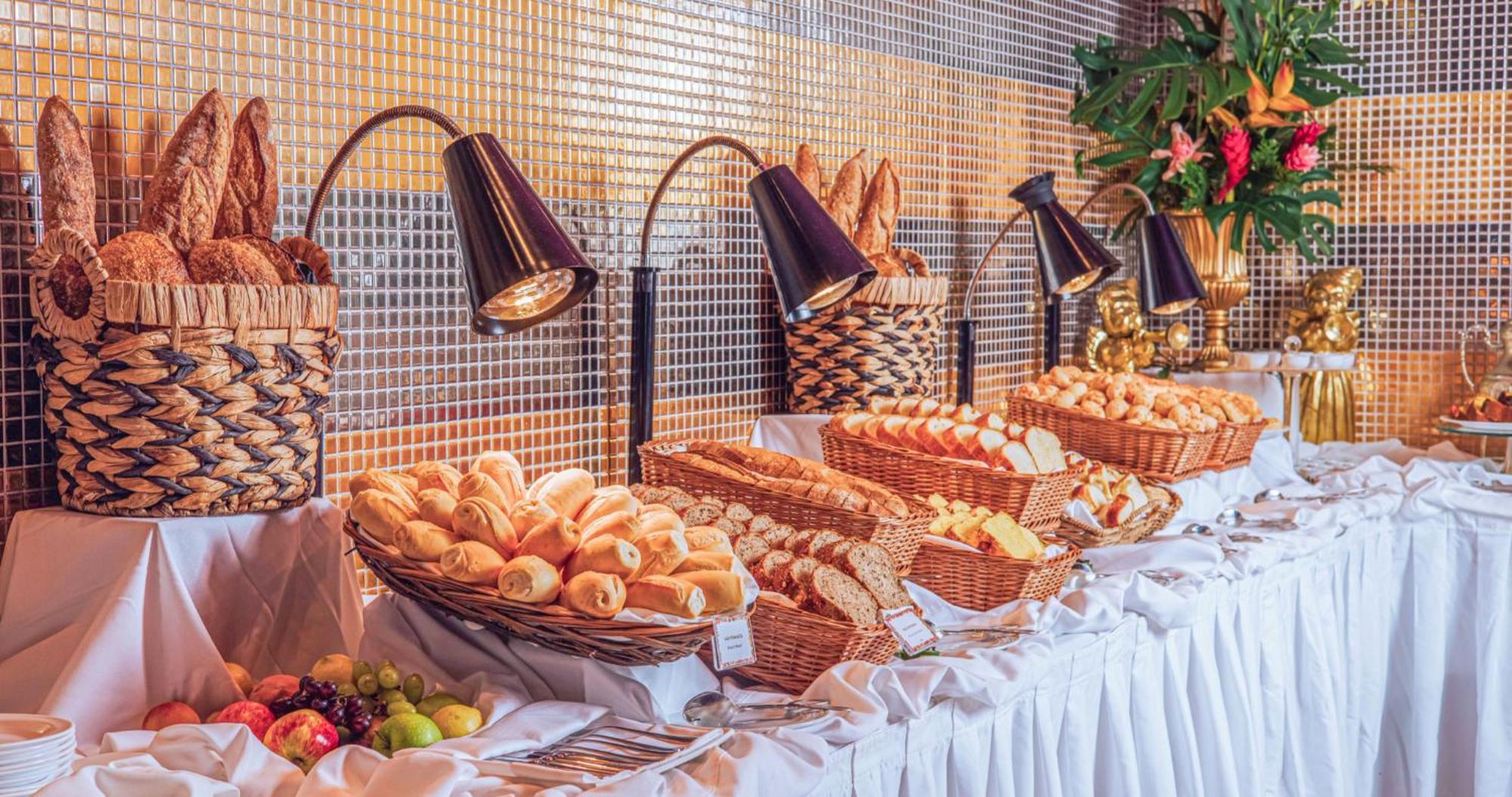 Dpny Beach Hotel & Spa Ильябела Экстерьер фото A buffet at a hotel