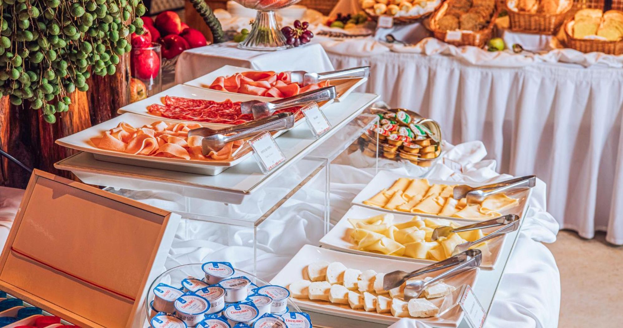 Dpny Beach Hotel & Spa Ильябела Экстерьер фото A buffet